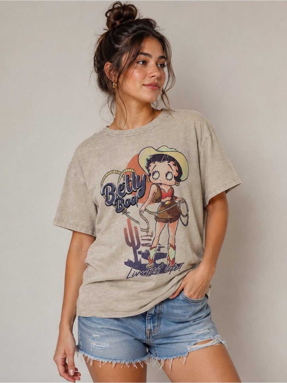 Betty Boop Graphic Tee Women Large Beige Western Cowgirl Cotton Blend T-Shirt
